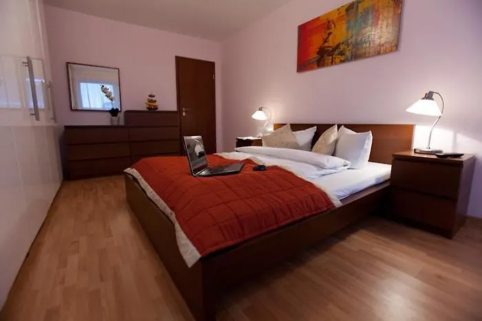 דיסלדורף Apartments Hotel Petersburg
