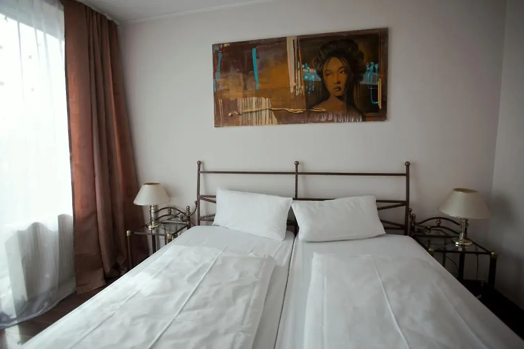 דיסלדורף Apartments Hotel Petersburg