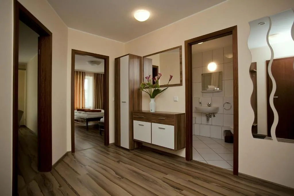 דיסלדורף Apartments Hotel Petersburg